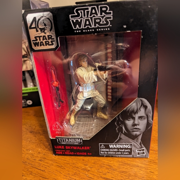 Hasbro 40th anniversary Black series Luke - Picture 2 of 2
